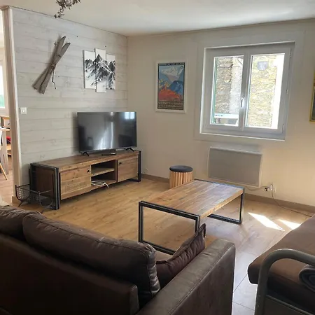 Casa *
